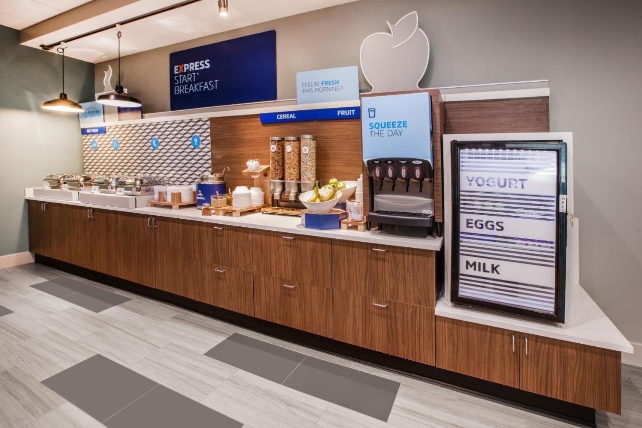 Holiday Inn Express Hotel & Suites Eugene Downtown - University By Ihg Экстерьер фото